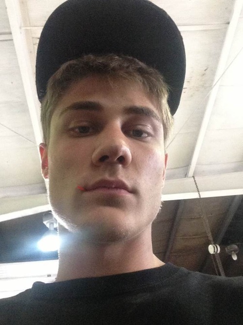 Free_Self_Pics_with_sexy_Guys